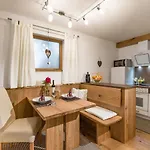 Baumgartner Apartment *