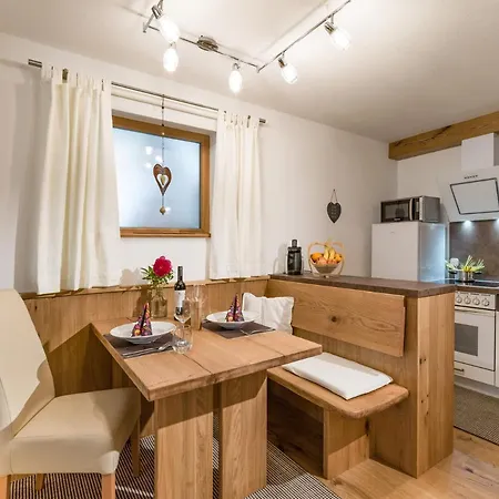 Baumgartner Apartment *